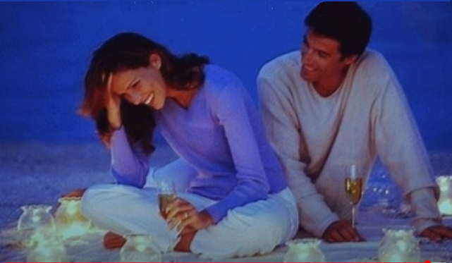 εκείνη  μου  χαμόγελα . . . .